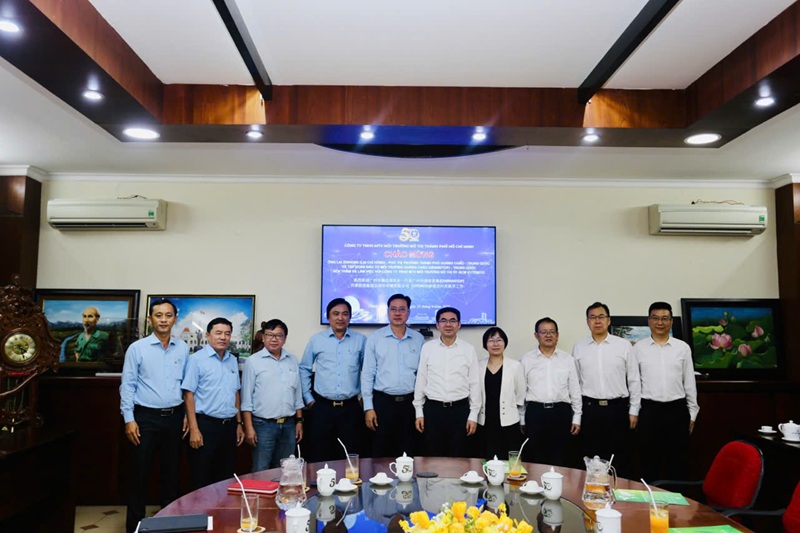 TIẾP ÔNG LAI ZHIHONG (LẠI CHÍ HỒNG) - PHÓ THỊ TRƯỞNG THÀNH PHỐ QUẢNG CHÂU - TRUNG QUỐC VÀ TẬP ĐOÀN MÔI TRƯỜNG ĐÔ THỊ QUẢNG CHÂU (GRANDTOP) - TRUNG QUỐC ĐẾN THĂM VÀ LÀM VIỆC VỚI CÔNG TY