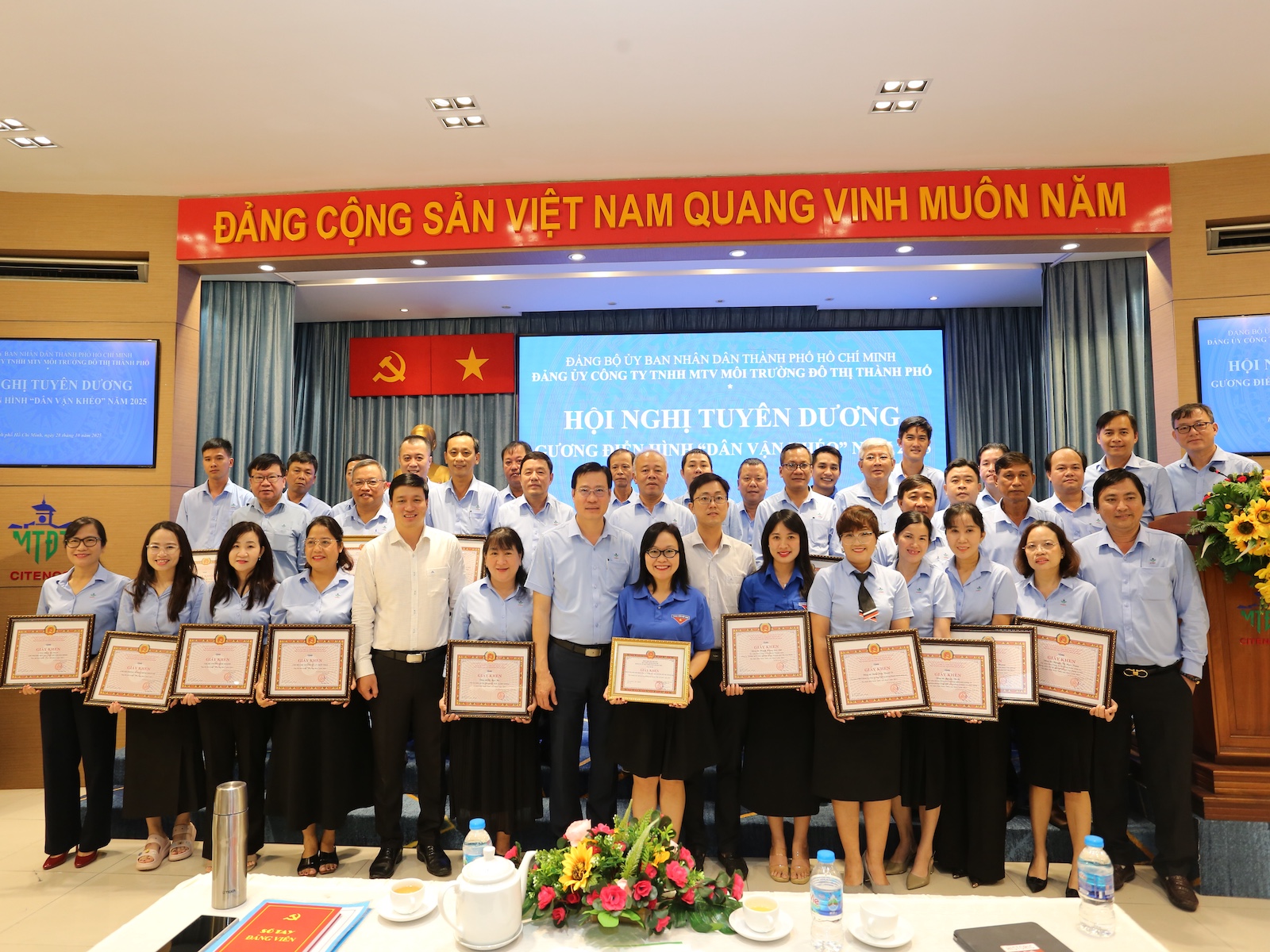HỘI NGHỊ TUYÊN DƯƠNG GƯƠNG ĐIỂN HÌNH “DÂN VẬN KHÉO” NĂM 2025 VÀ NGHE THÔNG TIN THỜI SỰ QUÝ III/2025