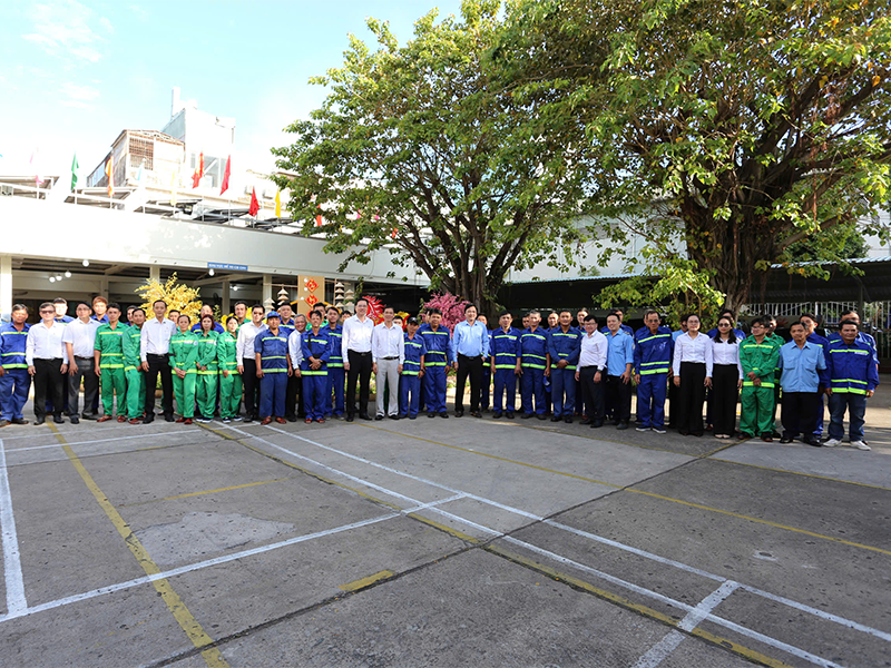 Lãnh đạo Thành phố thăm, chúc Tết Công ty TNHH MTV Môi trường đô thị Thành phố Hồ Chí Minh nhân dịp Tết Bính Ngọ 2026